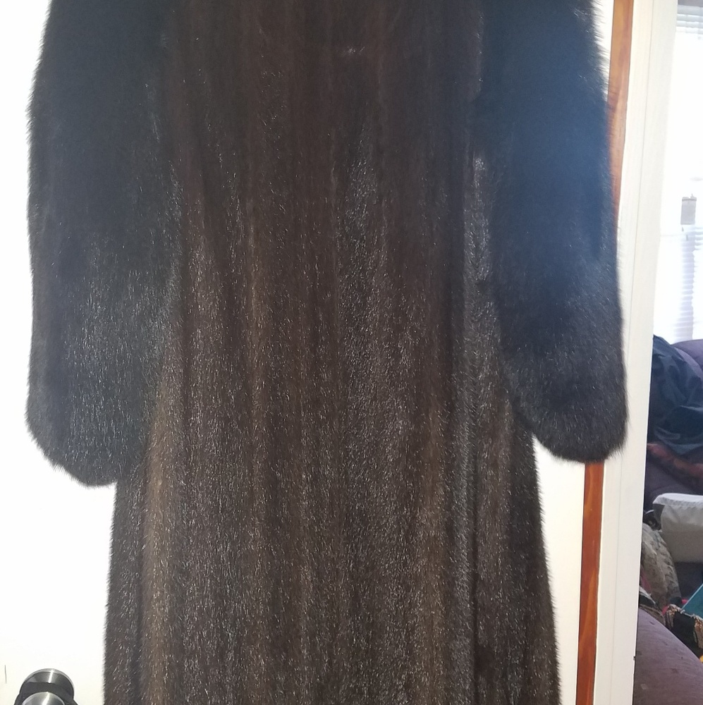 Henig furs full length mink coat with hat